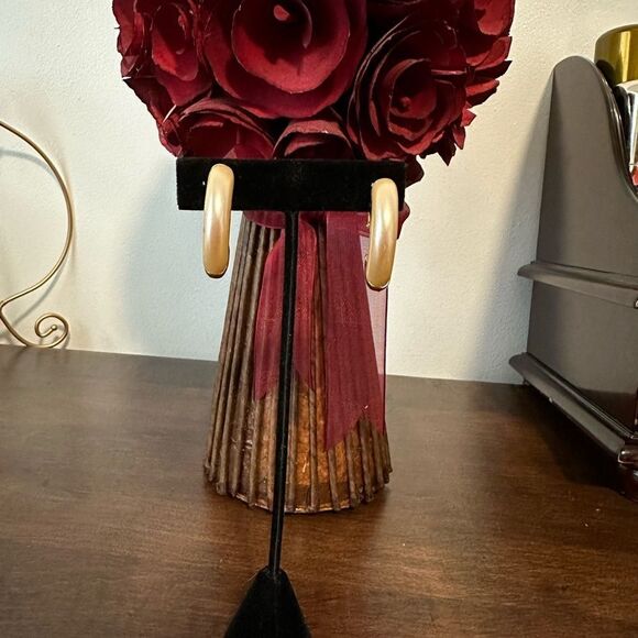 Vintage Napier Faux Pearl GOLDTONE  Hoop Earrings CLIP - Picture 1 of 5